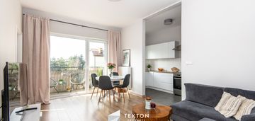 Do wejścia i 4 pokoje i balkon i miejsce postojowe