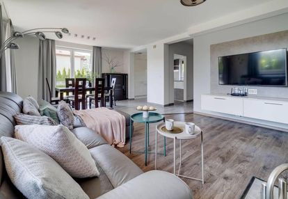 Bliźniak z kominkiem, blisko rezerwatu przyrody