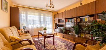 3 pokoje, odzielna kuchnia, balkon, winda
