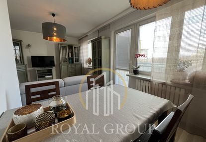 Dwa pokoje, niski blok, czuby