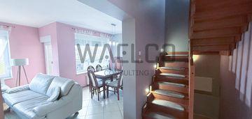 Szeregowiec w śremie blisko jeziora