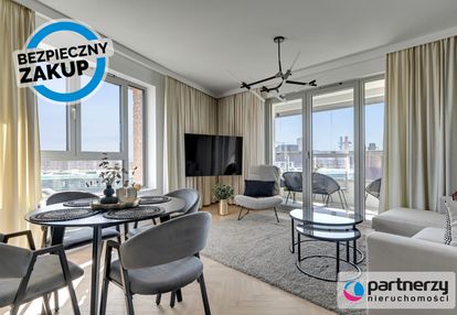 3 pokoje z loggią i halą w centrum miasta!