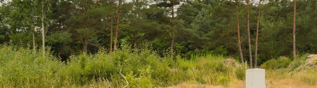 Działka z wz i skrzynką z prądem – sieradz