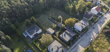 Dom wolnostojący na dużej działce, tuż pod lasem!