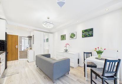 2 pokoje, balkon i garaż – komfort i styl w jednym