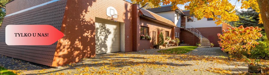 Dom z częścią usługową w centrum przyłęk
