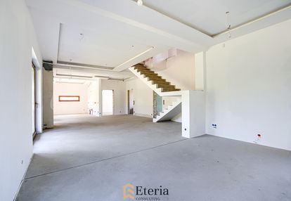 Przestrzeń, cisza i wybór-30' warszawa-"pod klucz"