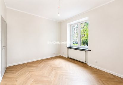 3 pok / po remoncie/os. teatralne