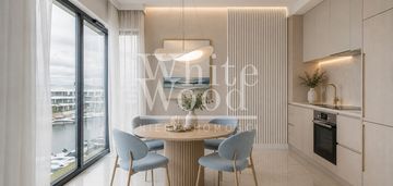 Apartament z panoramicznym widokiem na marinę