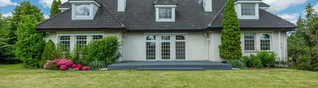 Dom 332m2, ogród 5236m2, kort tenisowy, basen
