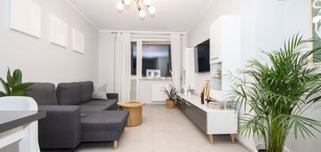 3pokoje, duzy balkon,75m2, kolo szpitala,2p