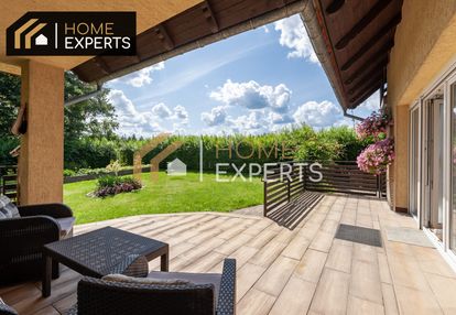 Piękny dom z dużym ogrodem - 2 garaże