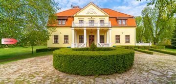 Piękny dwór z parkiem i stawem – 3,34 ha
