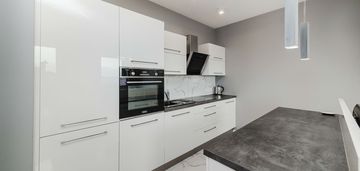 M-4, mąkołowiec, blisko las, garaż podziemny