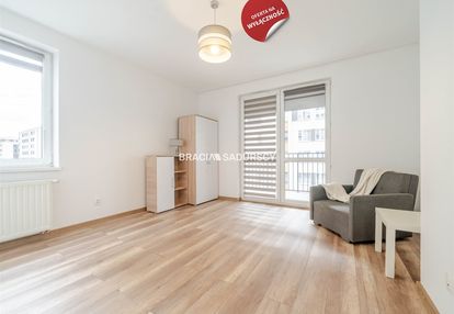 2 osobne pokoje, miejsce parkingowe, balkon