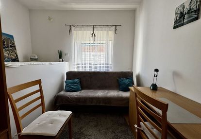 2 bezczynszowe pokoje w domu jednorodzinnym