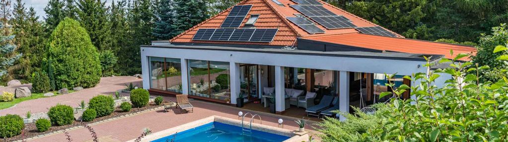 Dom z basenem 309m2 na dużej działce dzierzgoń, po