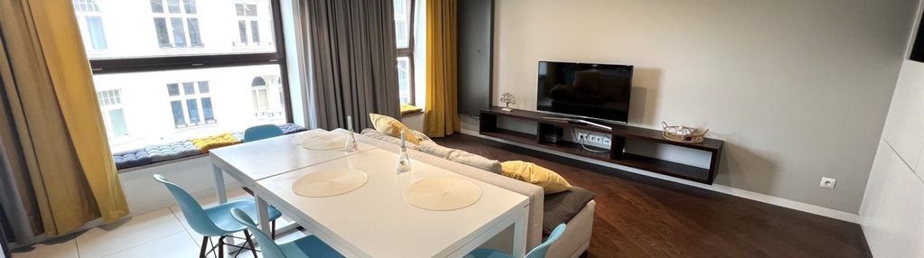 Komfortowy apartament w centrum łodzi obok parku.