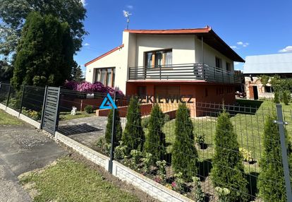 Dom jednorodzinny z ogrodem - komfort i prywatność