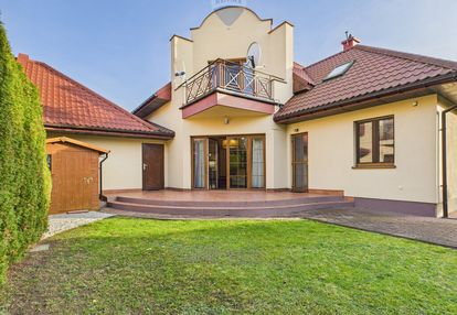 Dom pod warszawą z bonusem - skierdy