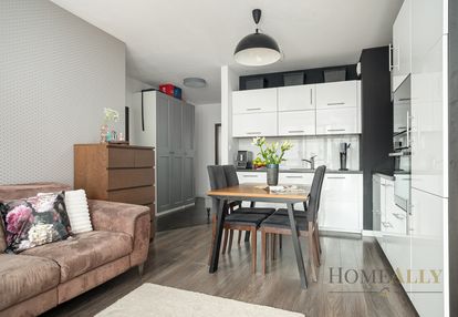 Jasne, dwustronne 3-pok. mieszkanie na woli