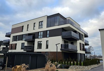 Duże, 4 pokojowe mieszkanie z ogrodem zimowym.