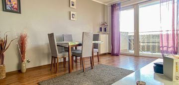 Jasne z balkonem i miejscem parkingowym