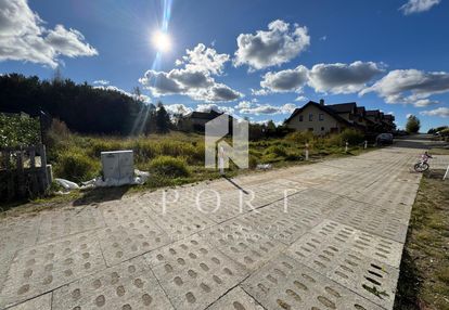 Działka z zatwierdzonym projektem  trzech domów.