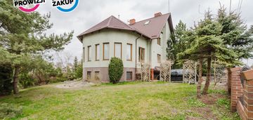 Dom wolnostojący 150 m2 pow. uż. na działce 916 m2