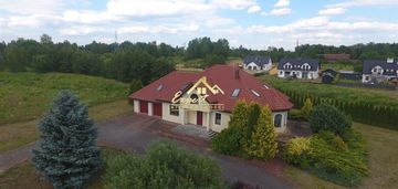 Przestronny dom na działce 1,29 ha