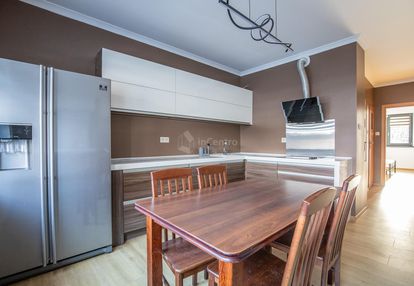 Przestronne mieszkanie, 3 pokoje. ul. długa