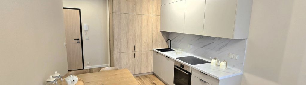 Pachnąca nowością kawalerka.