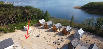 Działka przy jeziorze z pozwoleniem na budowę