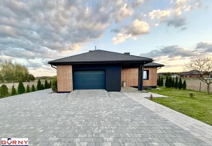 Funkcjonalny dom na ładnej działce pod piotrkowem