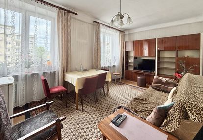 Plac hallera | 2 pokoje | winda | cegła