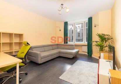 60,4 m2 | 2 duże pokoje na śródmieściu | 1 piętro | po rewitalizacji