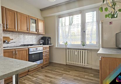 3 pokojowe mieszkanie z dużym balkonem.