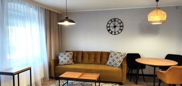 2 pokoje z miejscem parkingowym i ogrodem psie pol