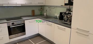 Przestronne trzy pokoje przy forcie bema, garaż