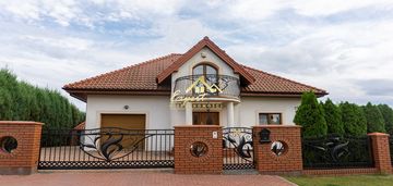 Luksusowy dom z basenem nad rzeką iławką