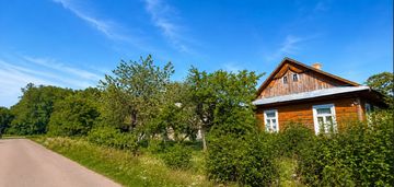 Siedlisko z domem i zabudowaniami i działka 4500m