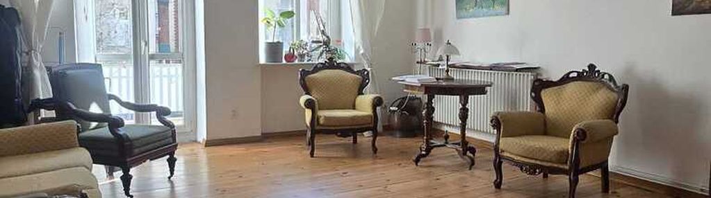 Klimatyczne mieszkanie w sercu jeżyc – 101,45 m²