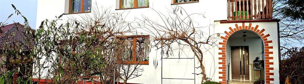 Wyjątkowy dom z ogrodem w ćwiklicach