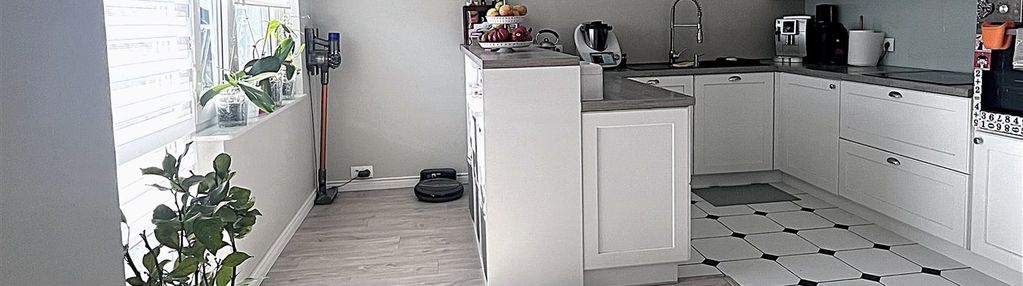 Atrakcyjny dom dla dużej rodziny, 2 wejścia, garaż