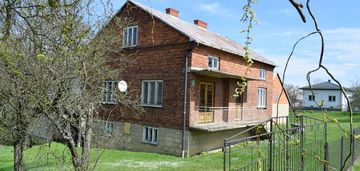 Dom w orzechówce z duża działką i lasem