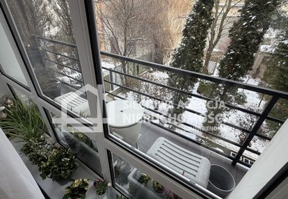 Segment skrajny w cichej bocznej uliczce-chylonia