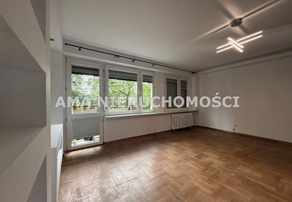 3-pokoje , oddzielna kuchnia, dwustronne, parter