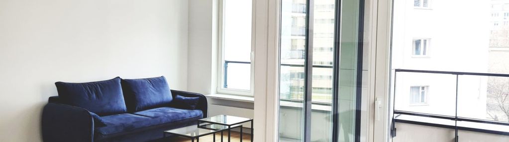 Balkon| blisko komunikacji| wysoki standard| garaż