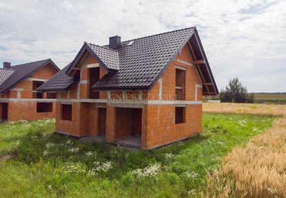 Praktyczny dom w stanie surowym otwartym