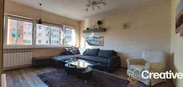 Przytulne mieszkanie w zielonej części woli.